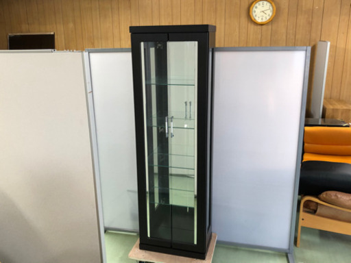 ライト付き ガラスのコレクションラック 収納棚　木村商事 コレクションボード 飾り棚