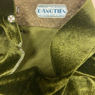 ベトナム🇻🇳民族衣装 モスグリーンのアオザイ 今月末まで！の画像