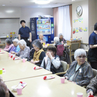 《お祝い金10,000円》大阪市内でアクセス抜群！【介護スタッフ／資格取得研修付き】/ Great access in Osaka City! 【Care staff / with certification training】の画像