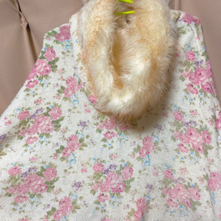 お値下げ中  リズリサ♡花柄ポンチョの画像