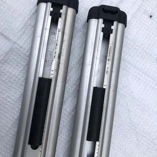 THULE スーリー ベースキャリア TH860 アルミエアロバー2本セット 108cmの画像