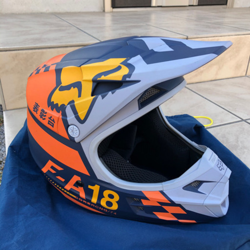 美品★FOX V1ヘルメット★Sサイズ