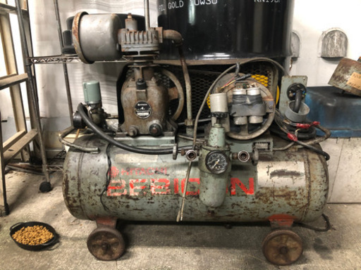 HITACHI 100V エアーコンプレッサー