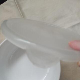 蓋付き陶器の小鉢(中鉢)の画像