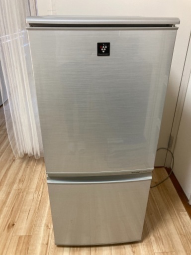 2012年製シャープ冷蔵庫137L