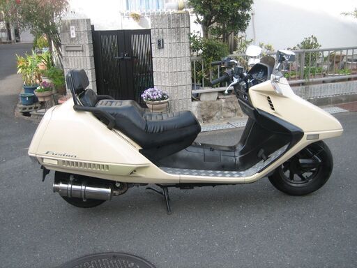 フュージョンX　後期型　人気のベージュカラー　動画付