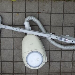2010年式　掃除機「SANYO エアシス」SC-XJ2000