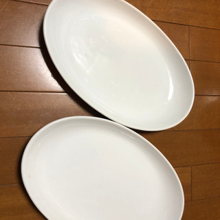 白い大皿　2枚の画像