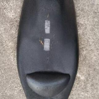 【終了】値下げ  PCX シート 少し破れ