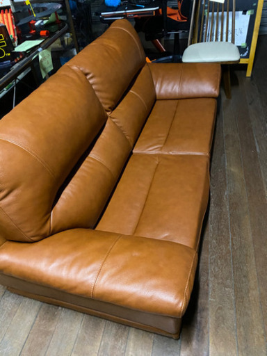 本革ソファー！通常16万円します！展示現品29800円で販売します?