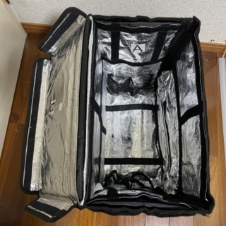 ウーバーイーツ 配達バッグ+ダイソー保冷バッグの画像