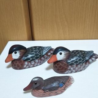 雑貨　木製の鴨、瀬戸物の鳥　の画像