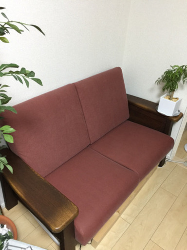 木製二人掛けソファ