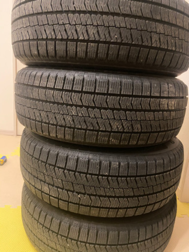 中古タイヤ　　215 /60R17   ブリヂストン　VRX2