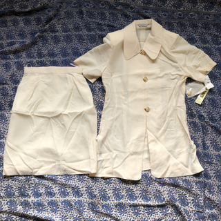 未使用タグ付きスーツ