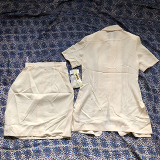 未使用タグ付きスーツの画像