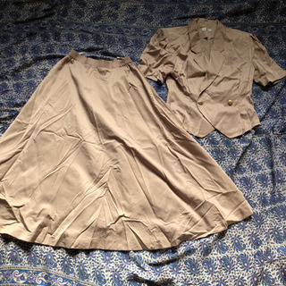 未使用ロングスカートスーツ