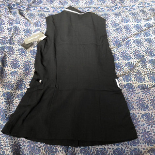 未使用タグ付きベストジャケット黒の画像