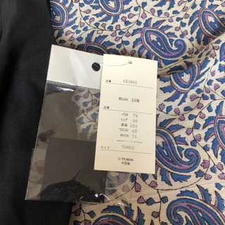 未使用タグ付きベストジャケット黒の画像