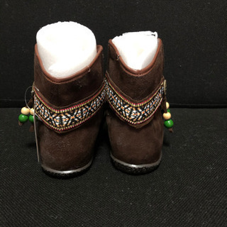 ジュアルディのショートブーツの画像