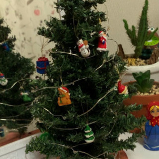 【受取に来てくれる方限定】可愛いミニ  クリスマスツリー  LEDライト付きの画像