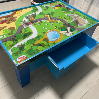 きかんしゃトーマス　木製プレイテーブル【交渉中】