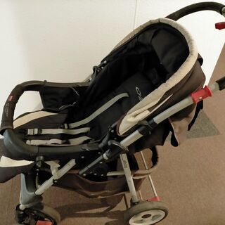ベビーカーお譲りします　Stroller to give away
