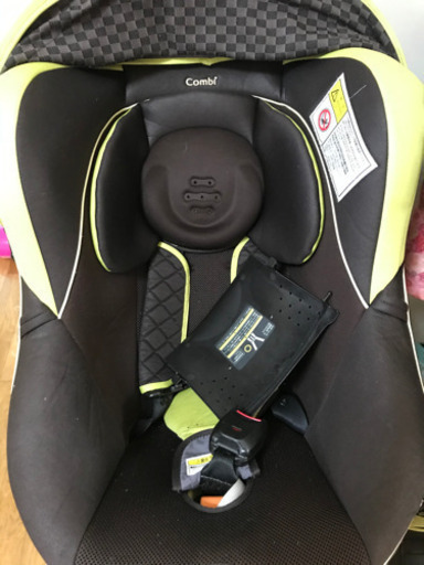 combiチャルドシート