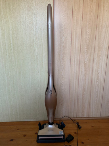 商談中充電式コードレス掃除機