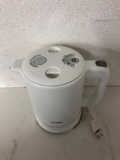 ⭐️ タイガー　電気ケトル0.8L  ホワイトPFV-G080⭐️