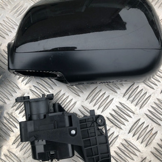 トヨタ純正 純正ドアミラーカバー左右セット(Ⅲ E4 022228 012228)の画像