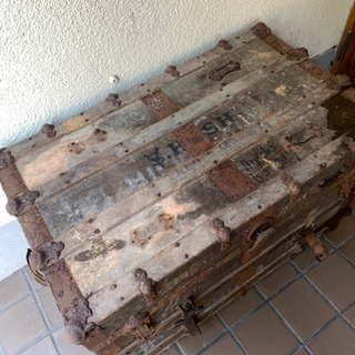 アメリカ製 アンティーク 船舶トランク 店舗テーブル 什器 収納箱 宝箱 サンフランシスコ 西海岸　U.Sの画像