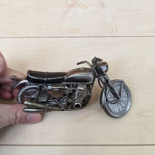 レッドバロン世界の名車　CB750four