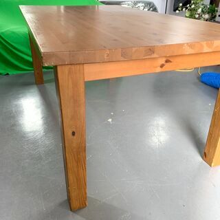 お～きなテーブル / IKEA イケア / 重量感のある木製テーブル　✨【配達対応🚛‼️】✨の画像