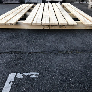 輸入梱包の木パレあげます。の画像