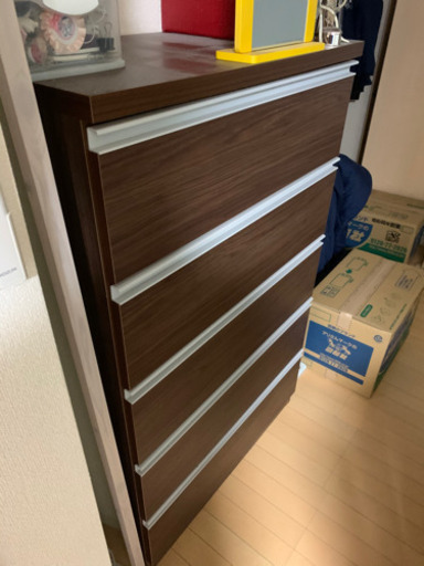 チェスト　家具　綺麗だと思います。　買ってください
