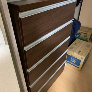 チェスト　家具　綺麗だと思います。　買ってください