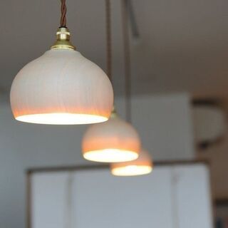 【値下げ】栃の木のランプシェード 天然木 ハンドメイド インテリ...