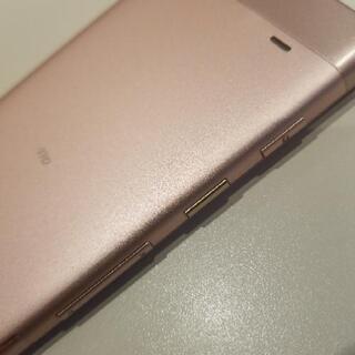 中古スマホ　au URBANO V02  KYV34の画像