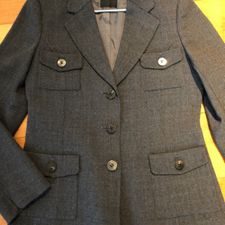 パンツスーツ　の画像