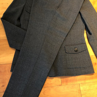 パンツスーツ　の画像