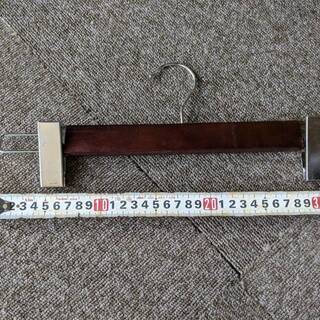 スリムな純木製（アパレル）です　ズボン、ボトムハンガーです　３本セットの画像