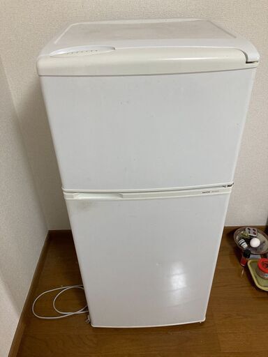 一人暮らし向け小型冷蔵庫：SANYO SR-YM110(W)（三洋電機　SANYO）