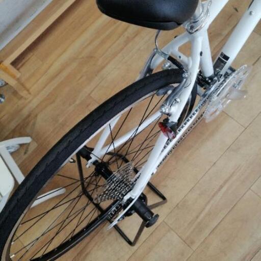 ❰新車❱エスケープ21年車入荷しましたXSホワイト定価の10%引きです。