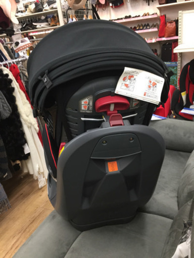取りに来られる方限定！Apricaのフラディア　チャイルドシートです！