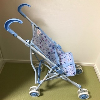 おもちゃのベビーカーの画像