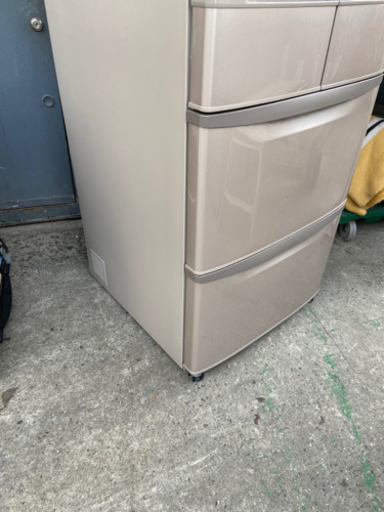 ?激安 大特価 オススメ‼️HITACHI製氷機付きノンフロン冷凍冷蔵庫5ドアR-S42CM?