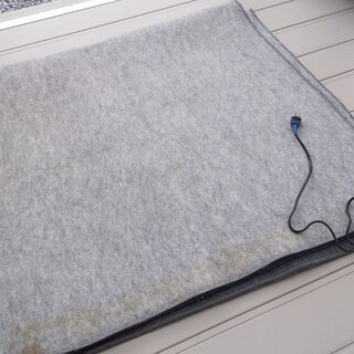 ❮お取引中❯ホットカーペット３畳用（SANYO）の画像