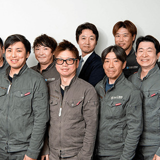 【月給28万～！】＼土日祝休み／プライベートも稼ぎも欲張りしたいなら★8tダンプ運転手のお仕事★の画像