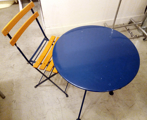 折りたたみ・カフェテーブルと椅子のセット